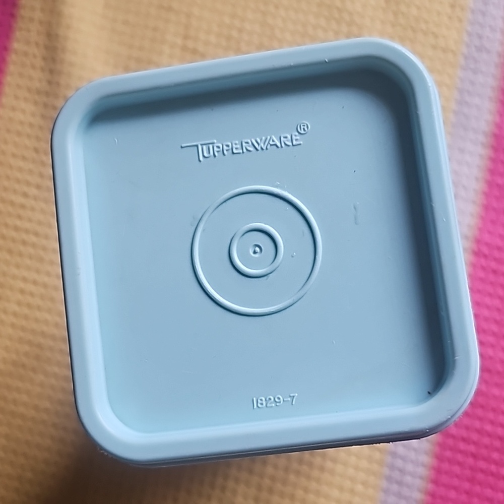 Tupperware Container - Picture 2 of 5